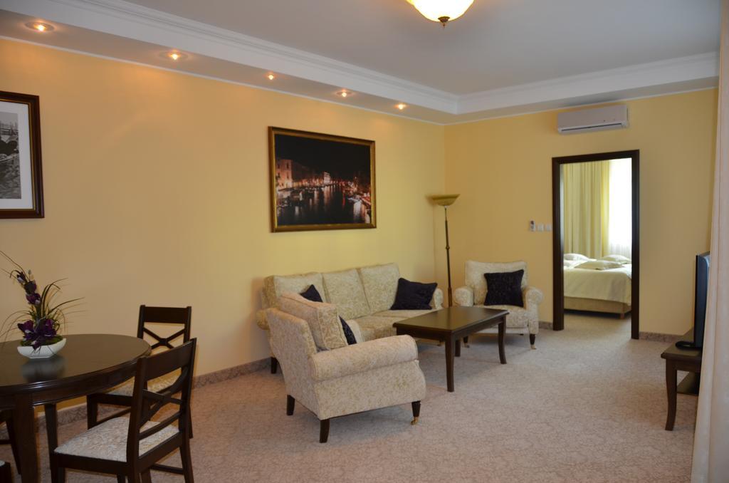 Hotel Falko Rumia Dış mekan fotoğraf